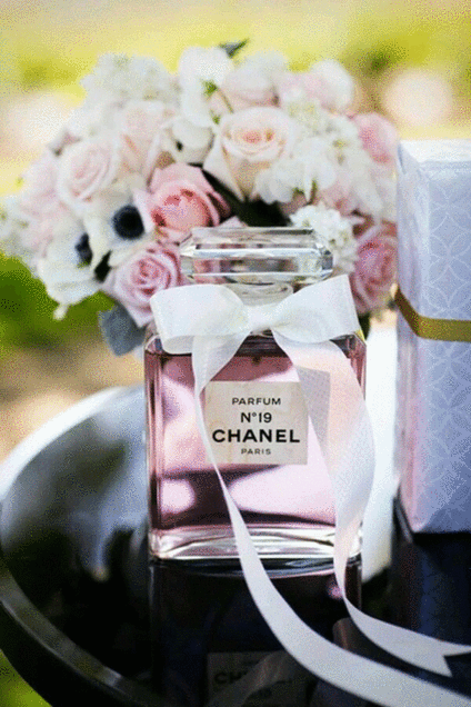 素材 ピンク お洒落 かわいい シャネル 香水 花 Chanelシャネルのロゴ スマホ壁紙 待ち受け画像 ブランド Naver まとめ